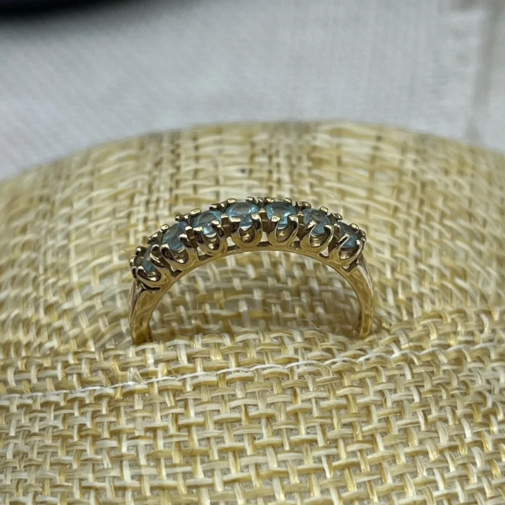 ✨ Vintage 10K Gold Natural Aquamarine Band Ring – Estate Beauty! ✨